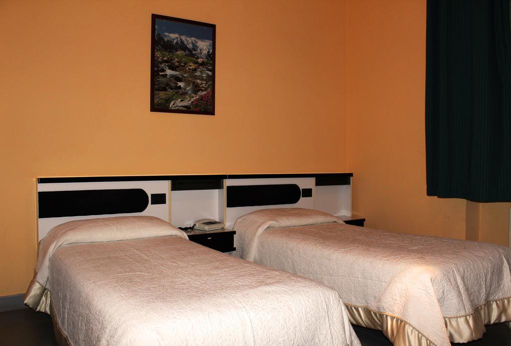 Hotel Falisco Fabrica di Roma Oda fotoğraf