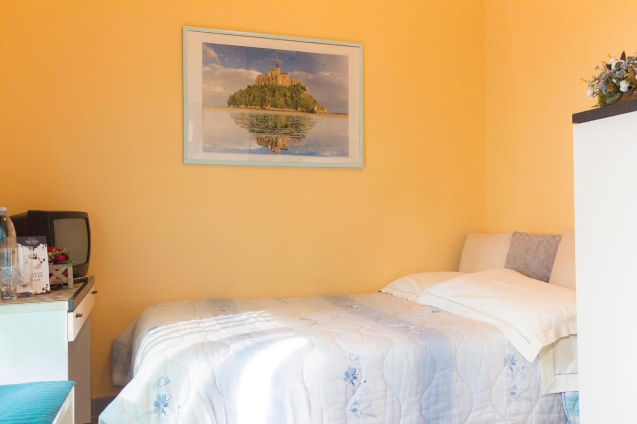 Hotel Falisco Fabrica di Roma Dış mekan fotoğraf